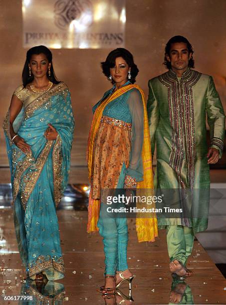 Models - Aditi Govitrikar - Priya-Chintan fashion show at Taj land's end on Wednesday.