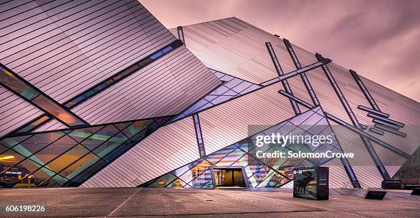 royal ontario museum - art gallery of ontario stock pictures, royalty-free photos & images