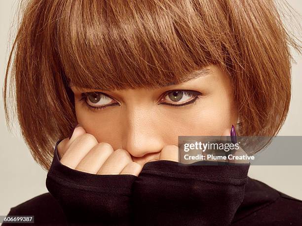 beauty - kajalschminke stock-fotos und bilder