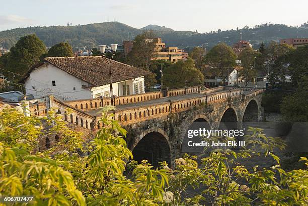 puente roto broken bridge in cuenca, ecuador - cuenca ecuador bildbanksfoton och bilder