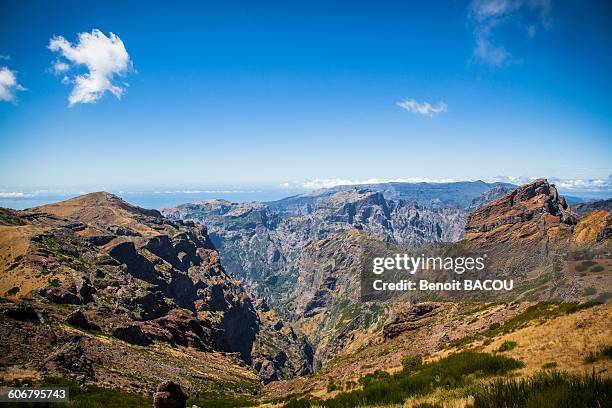 madeira island, pico de ariero - madeira material stock-fotos und bilder