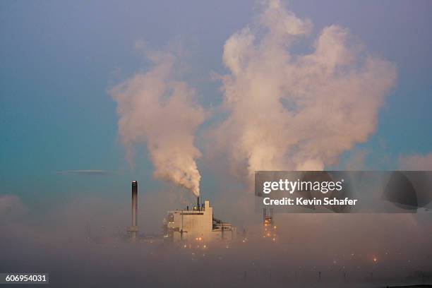 paper mill in fog, tacoma, washington - air quality stock pictures, royalty-free photos & images