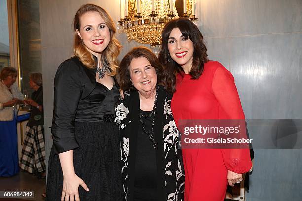 Judith Williams and her mother Carol Williams celebrates her 75th birthday and her sister Katherine Olsen during the traditional Buehnendinner 2016...