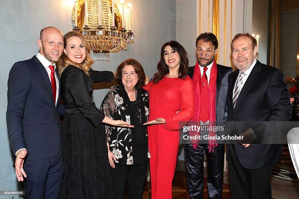 Buehnen-Dinner 2016 In Munich