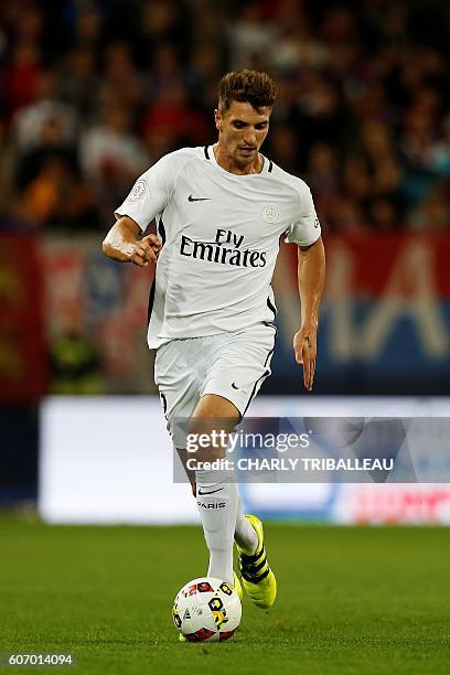 Paris Saint-Germain's Belgian defender Thomas Meunier runs with the ball during the French L1 football match between Caen and Paris , on September...
