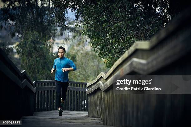 running - active lifestyle los angeles stock pictures, royalty-free photos & images