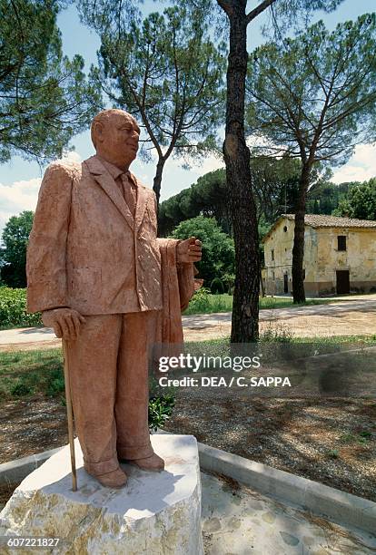 Statue of the tenor Beniamino Gigli, Montecorona abbey Umbertide, Umbria, Italy.