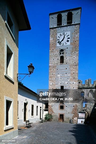 Castellaro 20 Castellaro Lagusello Castle Stock Photos, High-Res Pictures, and ...