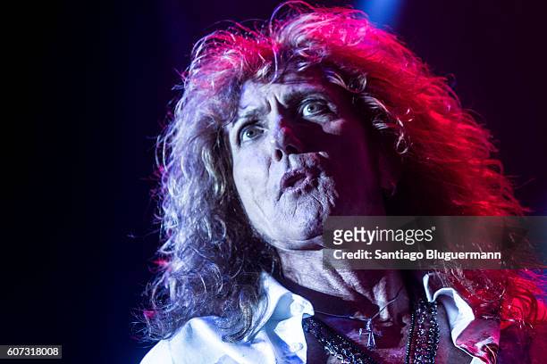 David Coverdale performs during Whitesnake The Greatest Hits Tour 2016 at Estadio Malvinas Argentinas on September 16, 2016 in Buenos Aires,...