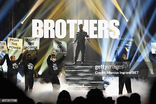 Performs onstage during the 2016 BET Hip Hop Awards at Cobb Energy Performing Arts Center on September 17, 2016 in Atlanta, Georgia.