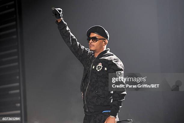 Performs onstage during the 2016 BET Hip Hop Awards at Cobb Energy Performing Arts Center on September 17, 2016 in Atlanta, Georgia.