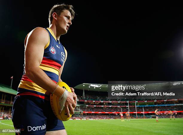 Matt Crouch of the Crows lines up for goal during the 2016 AFL First Semi Final match between the Sydney Swans and the Adelaide Crows at the Sydney...