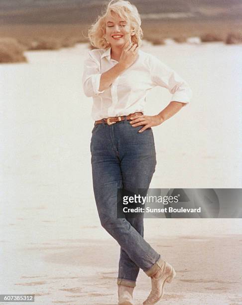 American actress, singer, model and sex symbol Marilyn Monroe on the set of The Misfits, directed by John Huston.