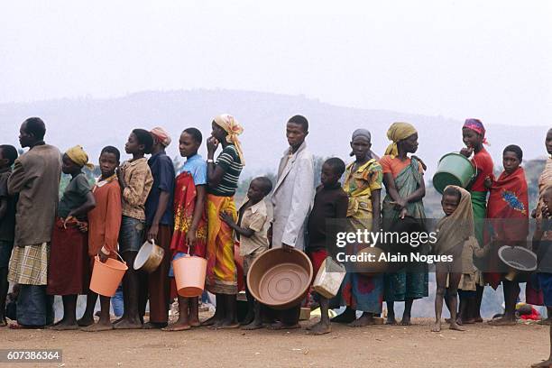 Hutu refugees who have fled the inter-ethnic massacres in Burundi are living in precarious conditions packed into very basic camps around Butare.