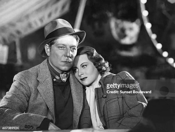 door Instantly drum 36 Michele Morgan;Jean Gabin Photos and Premium High Res Pictures - Getty  Images