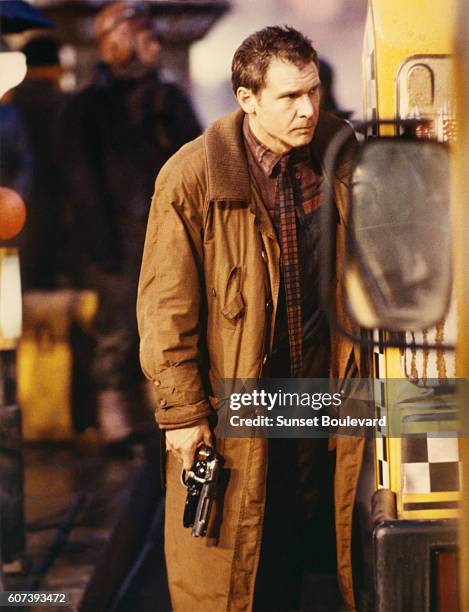 Harrison Ford on the set of "Blade Runner", directed by Ridley Scott.