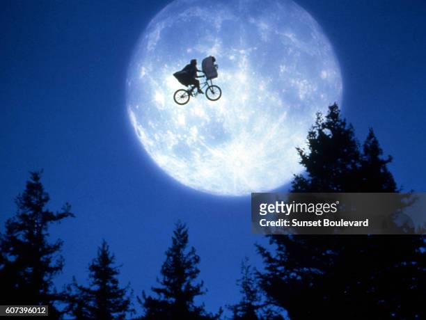 On the set of E.T. The Extra-Terrestrial