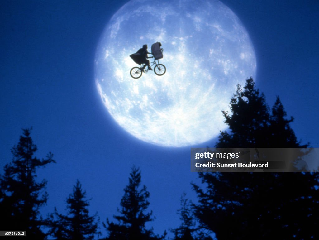 On the set of E.T. the Extra-Terrestrial