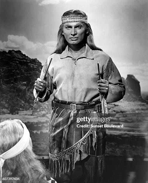 Jeff Chandler on the set of "Broken Arrow".