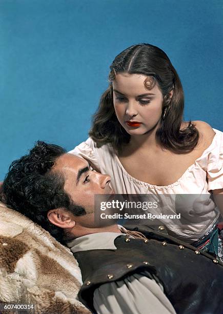 Tyrone Power and Jean Peters promoting Captain from Castile