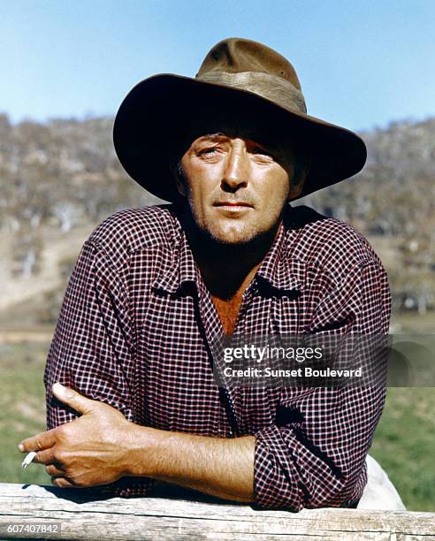 American actor Robert Mitchum on the set of The Sundowners, directed by Austrian-American Fred Zinnemann.