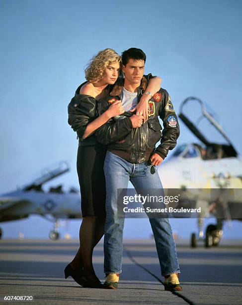 American actors Kelly McGillis and Tom Cruise on the set of Top Gun, directed by Tony Scott.