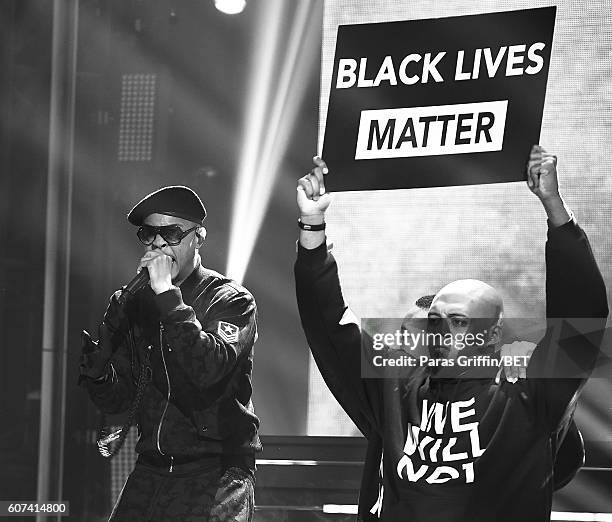 Rapper T.I. Performs onstage at 2016 BET Hip Hop Awards at Cobb Energy Performing Arts Center on September 17, 2016 in Atlanta, Georgia.