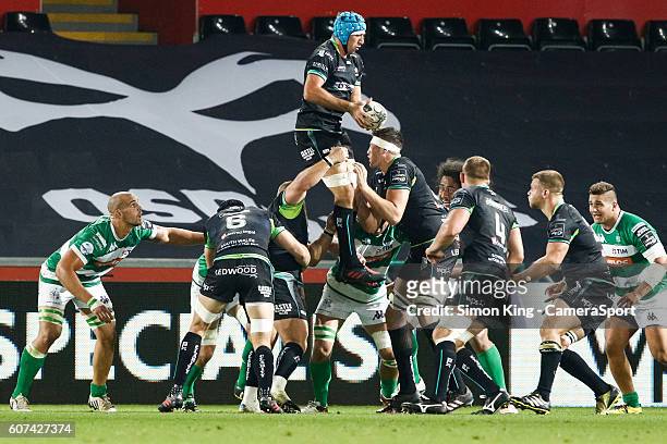 Justin Tipuric of Ospreys claims the lineout during the Guinness PRO12 Round 3 match between Ospreys and Benetton Rugby Treviso at Liberty Stadium on...
