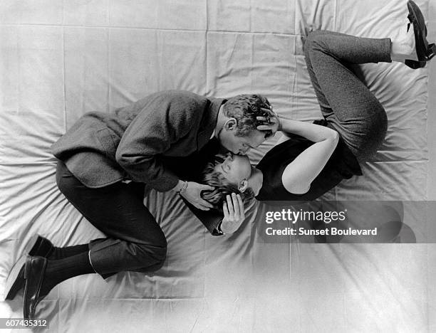 American actor Paul Newman with his wife actress Joanne Woodward on the set of A New Kind of Love, written and directed by le Shavelson.