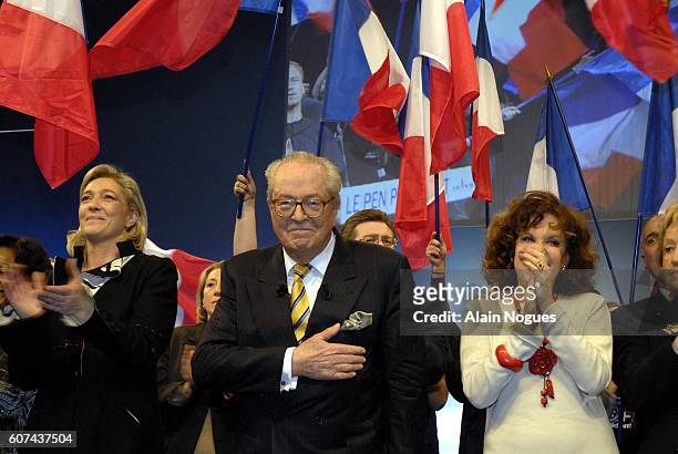 Jean-Marie Le Pen , hand on heart and in the company of his daughter Marine and his wife Jany , thanks the crowd at the second presidential...