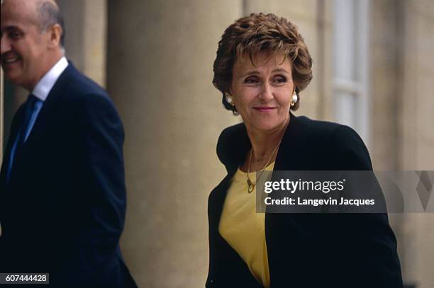 Edith Cresson enters the Elysee for her first office day as France's Prime Minister.