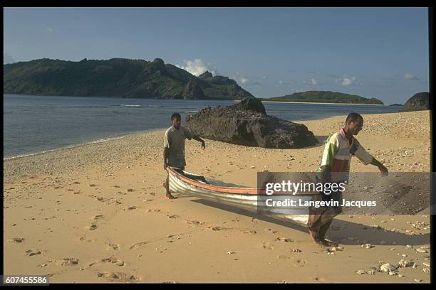 FISHING VILLAGE ON THE ISLAND OF WAYASEWA