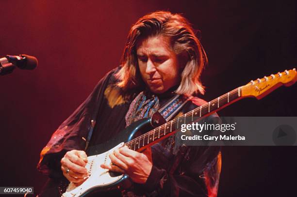 Eric Johnson Playing Guitar