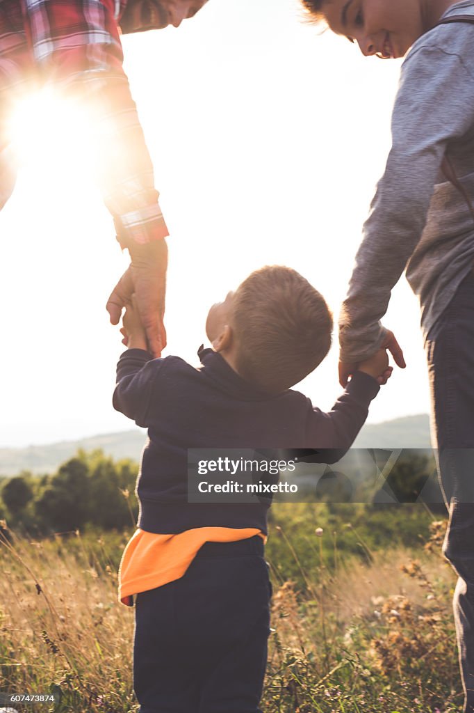 Jungen in der Natur