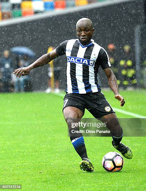 Pablo Armero of Udinese Calcio in action during the Serie A match between Udinese Calcio and AC ChievoVerona at Stadio Friuli on September 18, 2016...