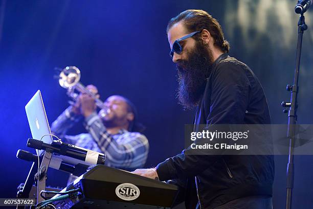 Sebu Singer 156 The Kaaboo Experience Grandview Stage Day 2 Stock Photos, High-Res ...