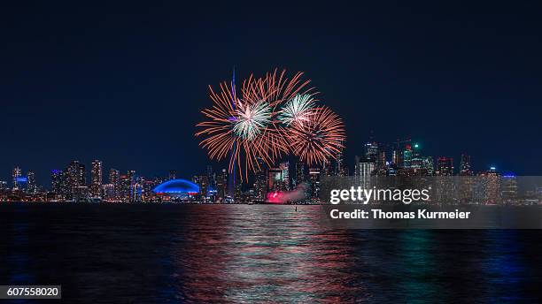 toronto - canada day fireworks - cn tower and fireworks stock pictures, royalty-free photos & images