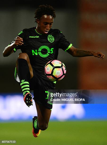 Sporting's forward Gelson Martins controls the ball during the Portuguese league football match Rio Ave FC vs Sporting CP at the Dos Arcos stadium in...