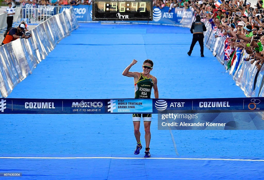 Henri Schoeman wins the Men Elite ITU World Championship race at the