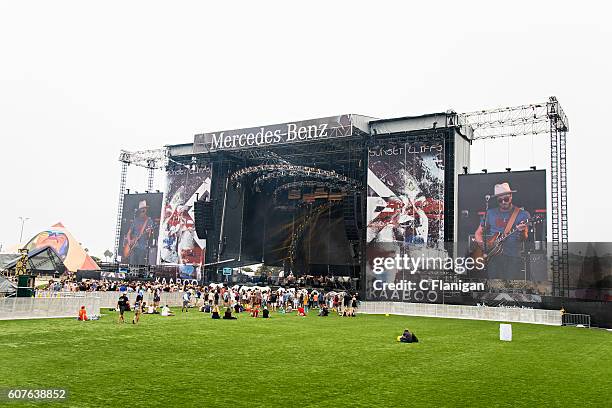 General view of the Mercedes-Benz Sunset Cliffs stage at the 2016 KAABOO Del Mar at the Del Mar Fairgrounds on September 18, 2016 in Del Mar,...