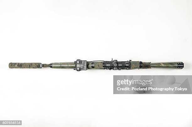 springfield armory m14 rifle with sielncer - leuchtgeschoss stock-fotos und bilder