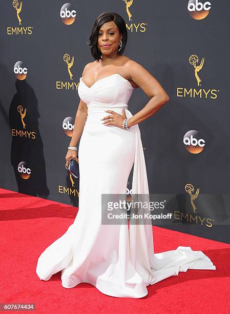 Actress Niecy Nash arrives at the 68th Annual Primetime Emmy Awards at Microsoft Theater on September 18, 2016 in Los Angeles, California.