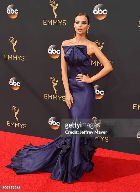 Actress/model Emily Ratajkowski arrives at the 68th Annual Primetime Emmy Awards at Microsoft Theater on September 18, 2016 in Los Angeles,...