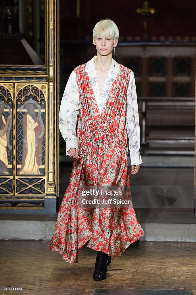 Sharon Wauchob - Runway - LFW September 2016