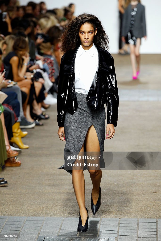 Topshop Unique - Runway - LFW September 2016