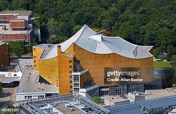 aerial view of the berliner philharmonie - berliner philharmonie fotografías e imágenes de stock