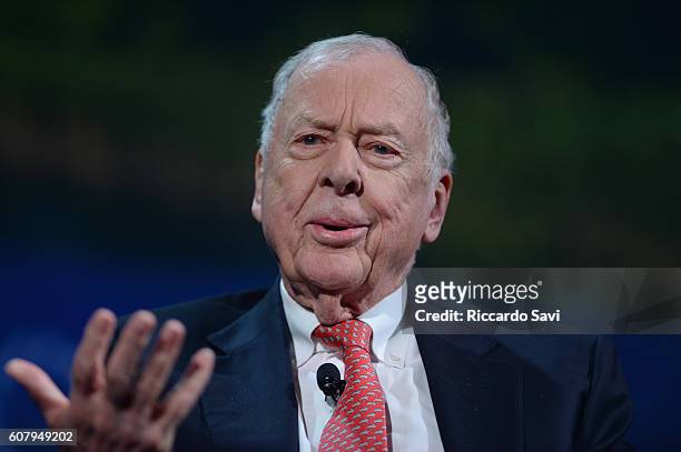 Founder & Chairman, BP Capital Management T. Boone Pickens speaks at the 2016 Concordia Summit - Day 1 at Grand Hyatt New York on September 19, 2016...