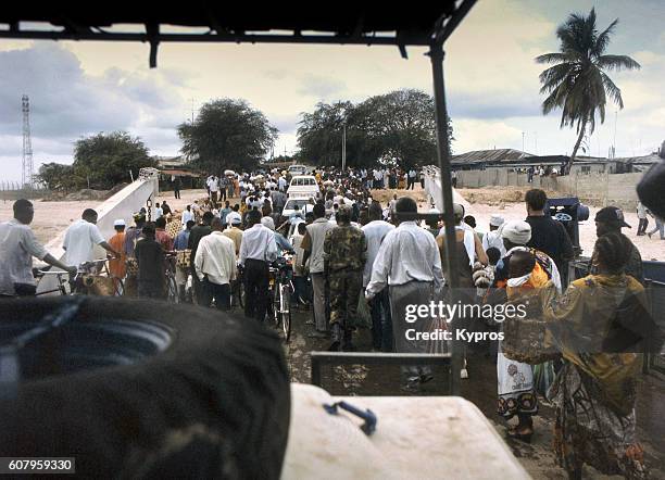 africa, east africa, tanzania, dar es salaam, view of passengers on local ferryboat that crosses the harbour (year 2000) - ethnic woman driving a car stock pictures, royalty-free photos & images