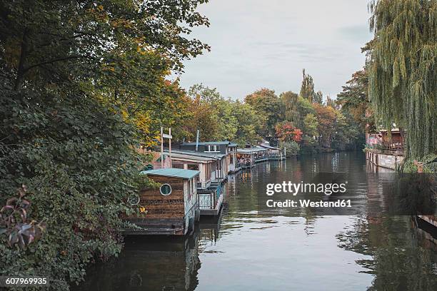 germany, berlin, houseboats on spree river - hausboot stock-fotos und bilder