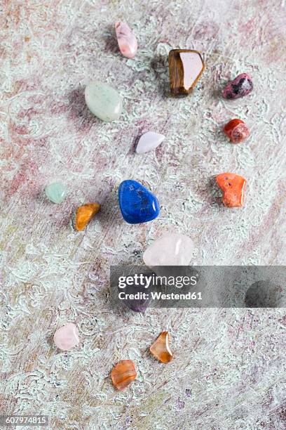 different semiprecious stones - kristallheilung stock-fotos und bilder